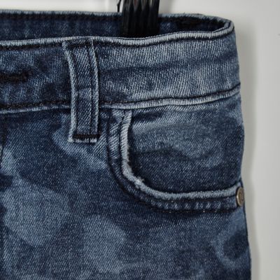 Mini boys blue camo print denim shorts